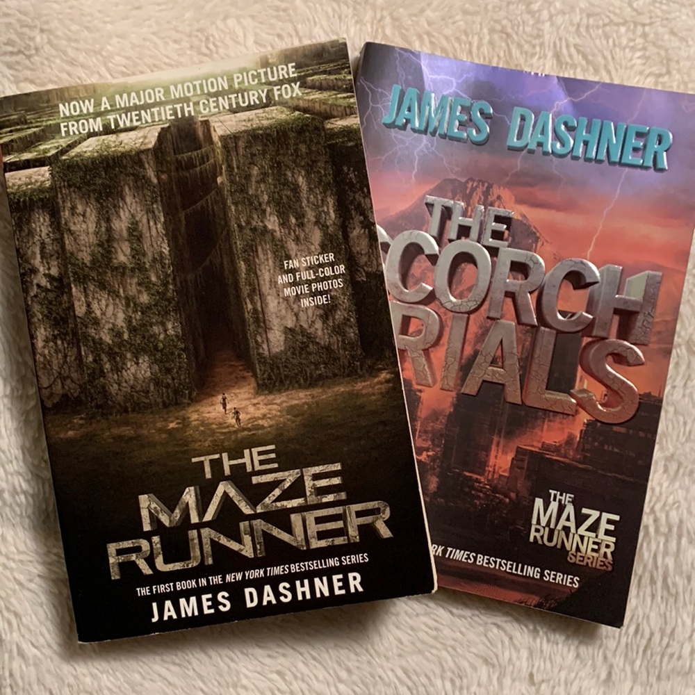 Maze Runner with sticker and photos books 1 and 2